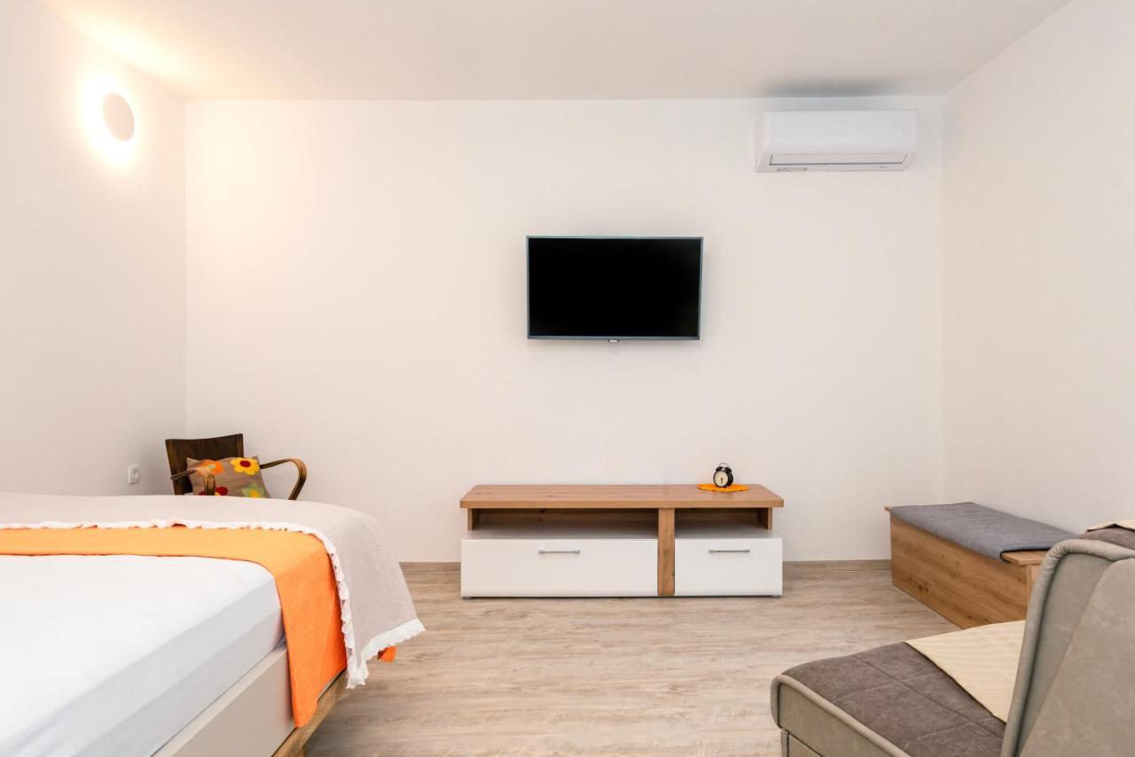 Studio Apartman Max Center Of The Old Town Free Parking Beautiful View Sibenik Ngoại thất bức ảnh